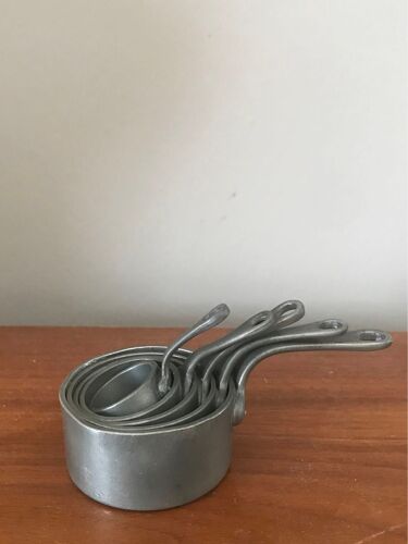 Très Jolie Petite Série Casserole Miniature Pour Poupée En Etain