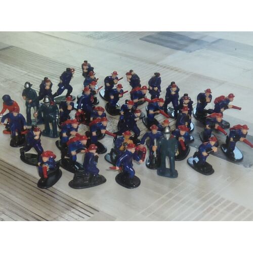 Lot De 40 Figurines Pompiers Pvc