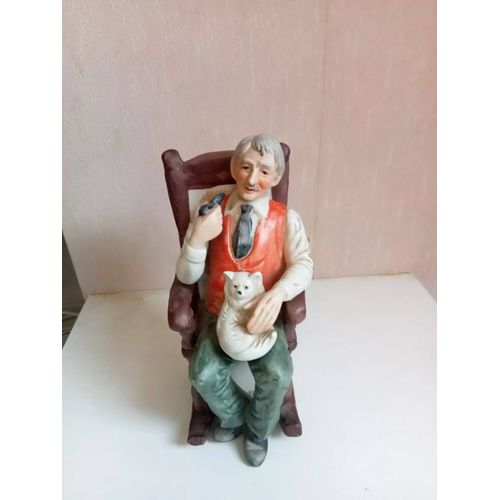 statuette ancienne en porcelaine hauteur 19 cm