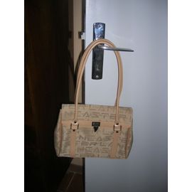 Sac À Main Lancaster Multi Poches 28 X 22 Cm. Multicolore