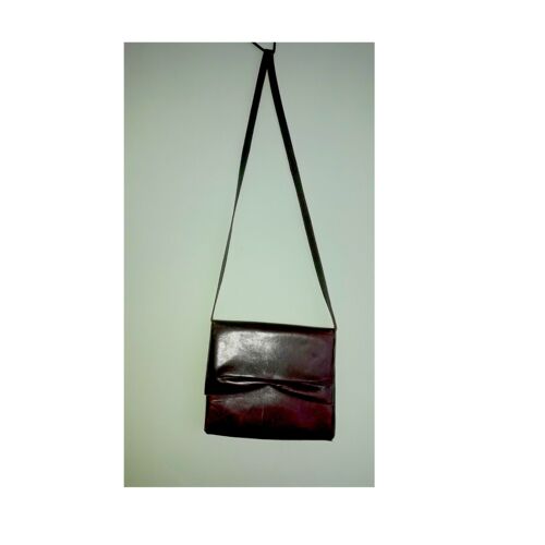 sac à main POCHETTE CUIR BORDEAUX A BANDOULIERE SACOCHE PETITE LUXE PEAU FINE GLAMOUR ELEGANCE DAME QUALITE Charles JOURDAN PARIS MADE IN FRANCE