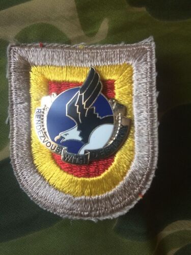 Tissu De Beret+Insignes Distinctives  De La 101 Eme  Airborne Division  
