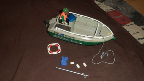 Un Bateau Playmobil Et Son Pilote