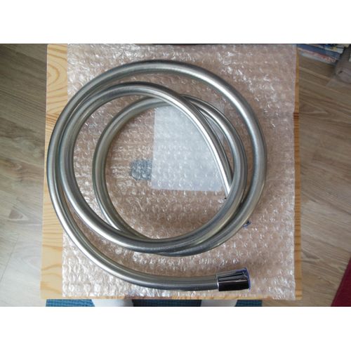 Tuyau de douche rigide