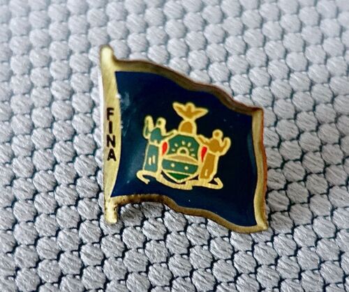 Pins, Pin's Drapeau. Société Fina. Assez Rare