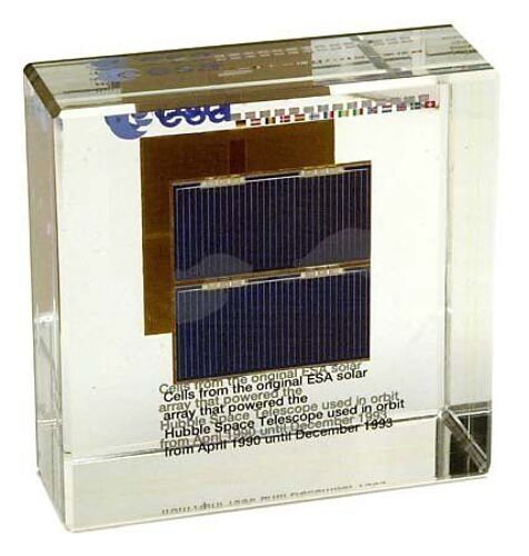 Esa : Panneau Solaire Du Téléscope Hubble