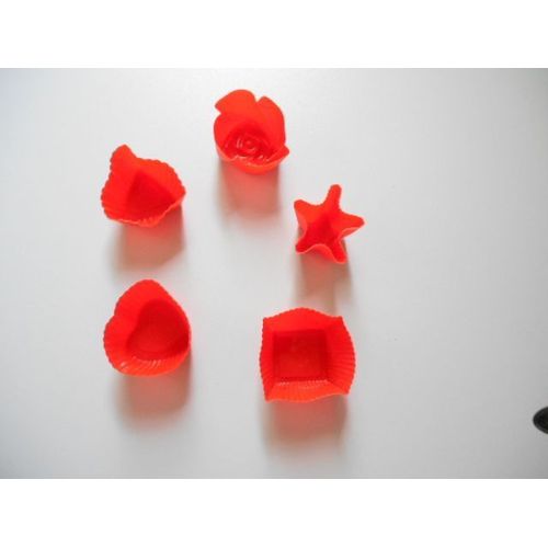 5 Moules À Gâteaux Neufs