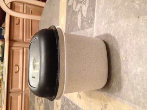 Pot A Glacon Tupperware