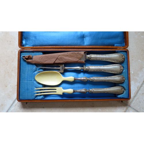 Ensemble A Découper Viande+Couverts À Salade