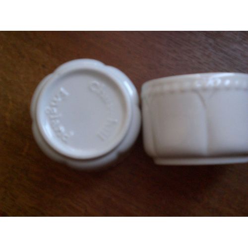 2 Ramequins Blancs Faience Churchill England