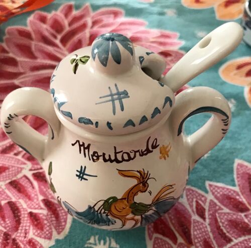 Pot À Moutarde En Faience De Moustiers Blanc Peint À La Main Et Signé Avec Sa Cuillère En Faience