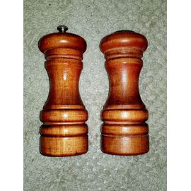 Duo Saliere & Moulin A Poivre Bois Massif Verni Marque : Baribo Maid