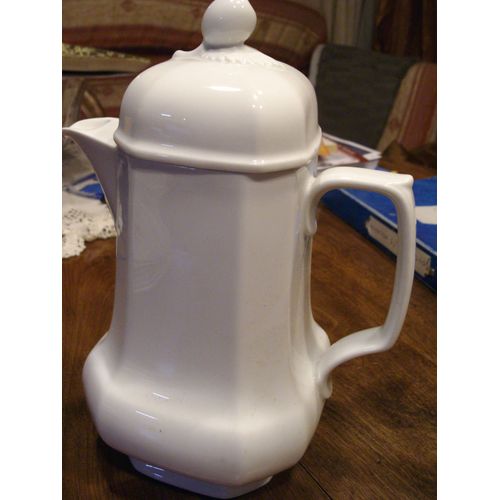 Jolie Cafetière Porceleine Blanche "Mirabelle