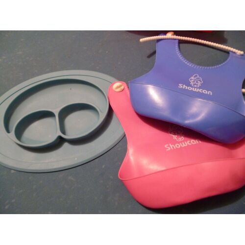 Lot 2 Bavoirs Et Assiette Bébé Silicone Adhérente