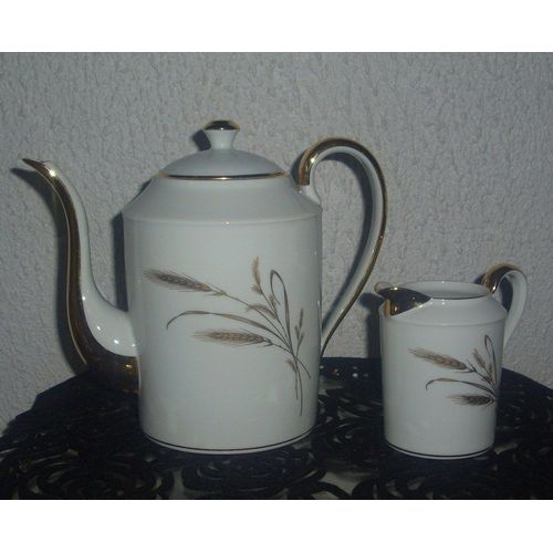 Cafetière Et Pot Du Lait En Porcelaine De Limoges
