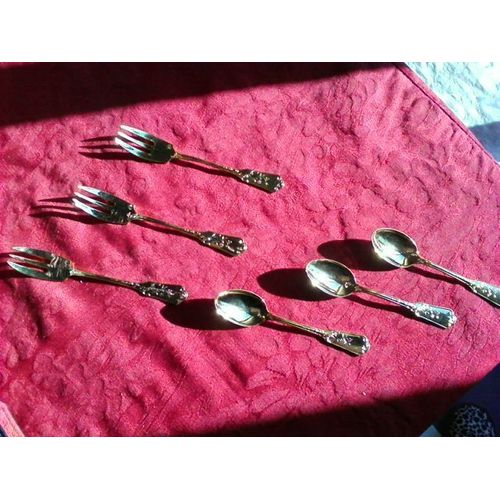 3 Cuillères Et 3 Fourchettes À Dessert