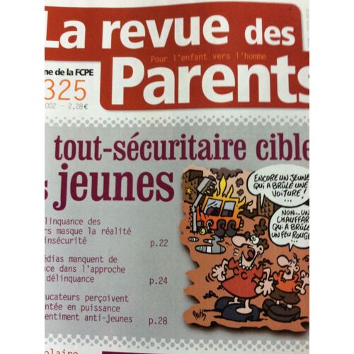 La Revue Des Parents N° 325 : Le Tout Sécuritaire Cible Les Jeunes (F.C.P.E.-2002)