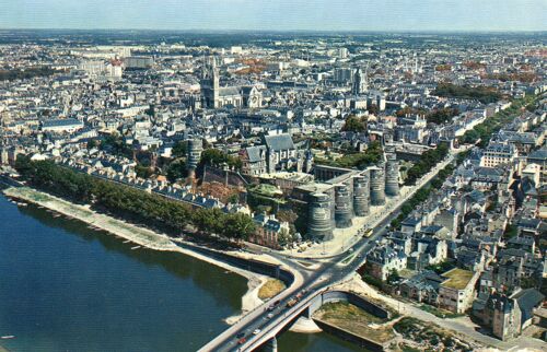 Carte Postale H 3.316 Angers - Maine Et Loire -Le Chateau Et La Cathedrale Saint Maurice - Vue Aerienne - Pilote Et Operateur R. Henrard- Editions Valoire- Production Leconte