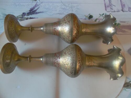 1 Lot De 2 Anciens Magnifiques Objets En Laiton  Fait Artisanalement En Inde