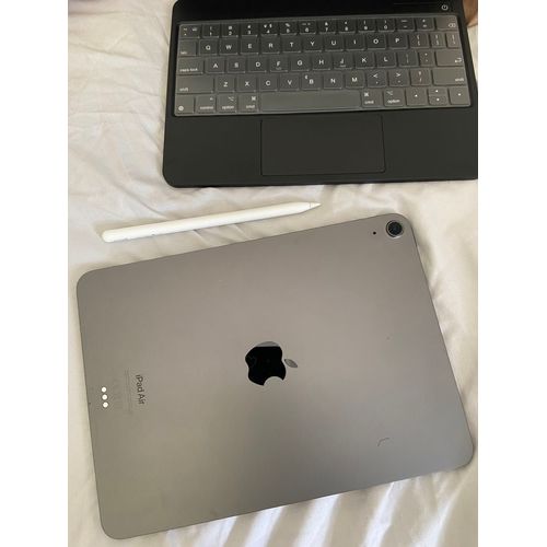 Ipad Air 5e génération + apple pencil + keyboard