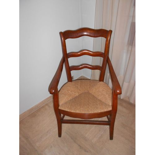 Fauteuil Rustique Ancien En Bois Massif Noyer Et Assise En Paille .