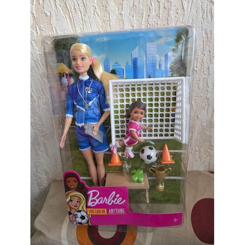 BARBIE FOOTBALLEUSE MATTEL