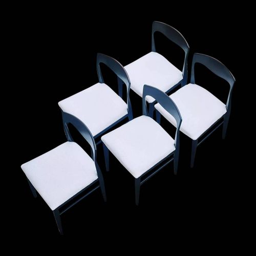 5 chaises vintage en bois fonc et laine boucle bois