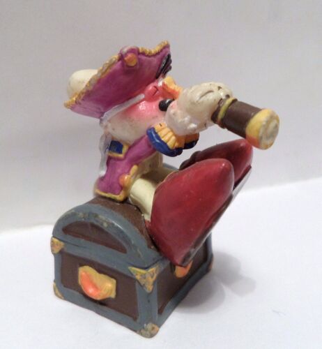 Figurine Corsaire - Le Rat À La Longue Vue Sur Un Coffre - 4cm