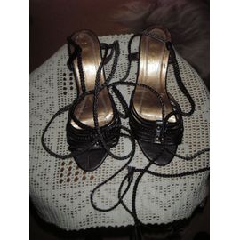 Sandales De Marque Baiwei De Couleur Noire ,De Taille 37 ,Talon Compensé Façon Macramé Tressé ,8,5 Cm ,Fermeture Par Lanières De Chevilles .