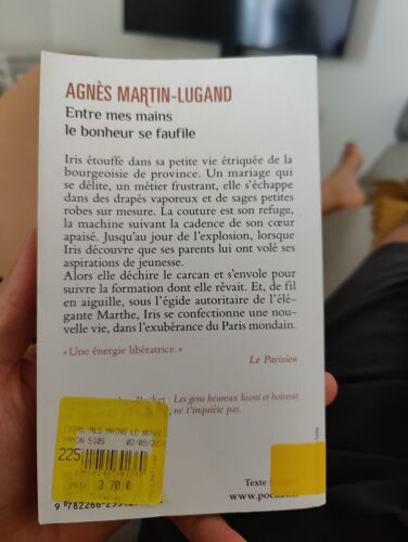 Roman " Entre Mes Mains Le Bonheur Se Faufile"