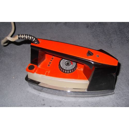 Vintage : fer a repasser à vapeur Calor n 15 /01