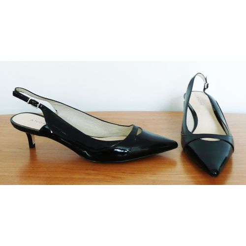 Escarpins Pointus Noir. Chaussures À Bride. Cuir Verni. André. Pointure 39 / 40