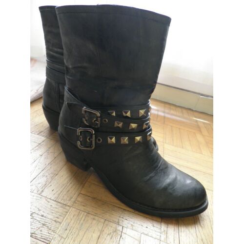 Bottines Noires À Sangles Cloutées - 38