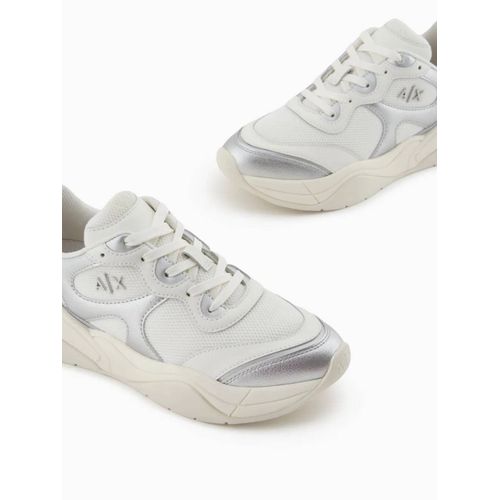Armani Exchange Baskets À Fini Métallisé - Blanc