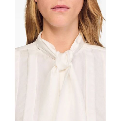 Sandro Chemise Plissée En Soie À Col Noué - Blanc