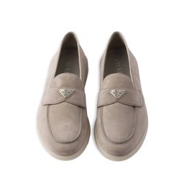 Prada Mocassins À Logo Triangulaire - Gris