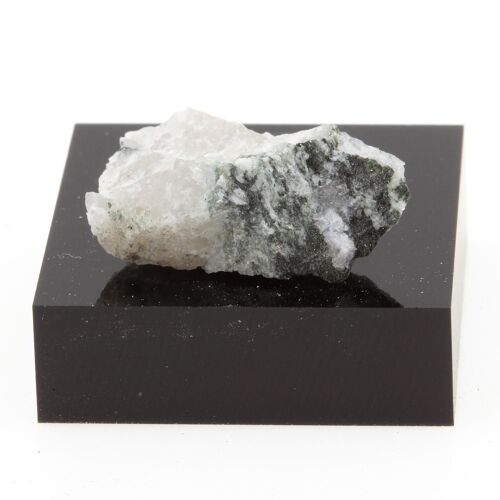 Quartz + Fuchsite. 17.1 Cts. Thetford Mines, Québec, Canada