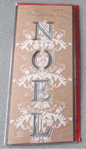 Carte Pailletée De Noël Avec Lettres Évidées De La Part D'un Fils Et D'une Belle Fille (Mention En Langue Anglaise) - Intérieur Avec Sapins Enneigés - 10x23cm - Arnold. Barton - Enveloppe Rouge