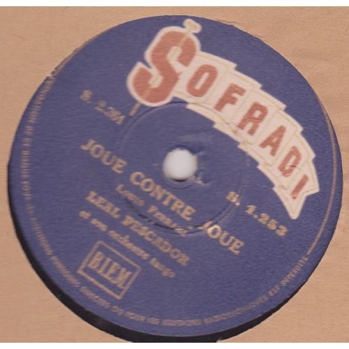 25 Cm 78 Tres  Joue Contre Joue / Préciosa