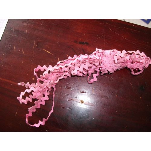 Ruban Frisée Rose 4m94