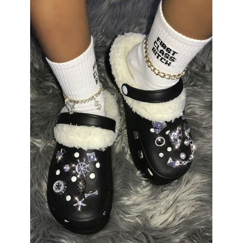 New Arrival Women Plush Clogs High Heel Furry Hole Shoes Thick Sole Sandal Pearl Chain Slippers Winter Warm Girl Cute Fur Slides