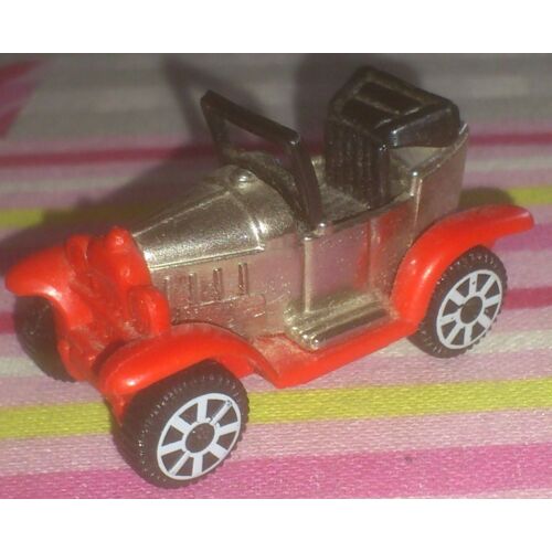 K98-91 : Voiture Rouge