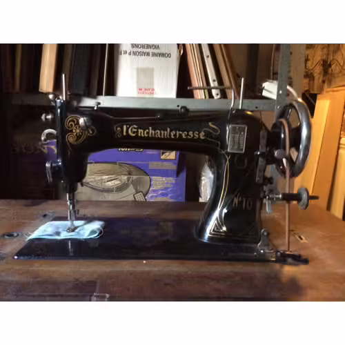 Machine à coudre ancienne 