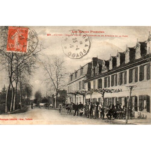 Le Grand Hôtel Des Voyageurs Et L'avenue De La Gare À Puyoo (583)