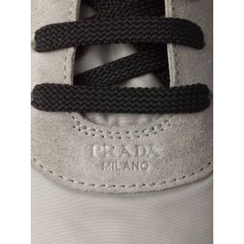 Prada Baskets Collapse En Cuir À Lacets - Gris