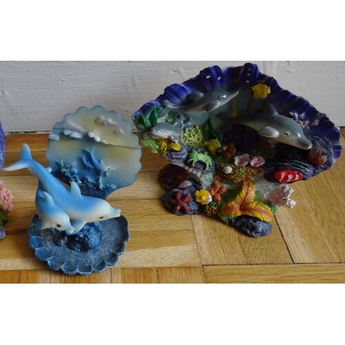 Lot de 2 Bibelots COQUILLAGES ET DAUPHINS en résine
