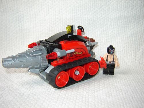 LEGO Super Heroes : BANE AVEC SONT VÉHICULE DU SET 6860