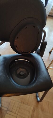 Chaise Percée Jamais Servi