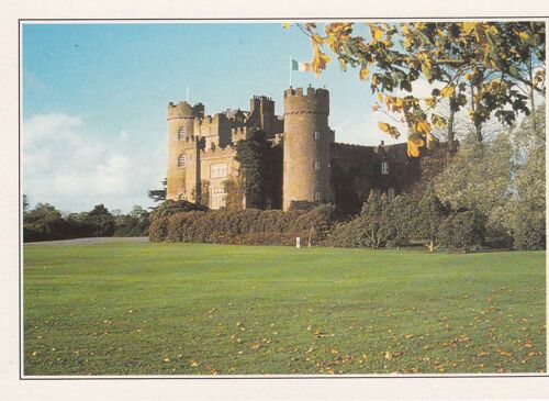 Irlande, " Dublin, Le Château Médiéval De Malahide ".