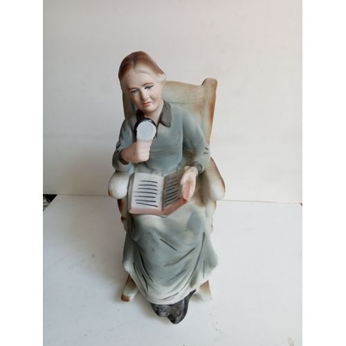 statuette en céramique signé hauteur 20 cm